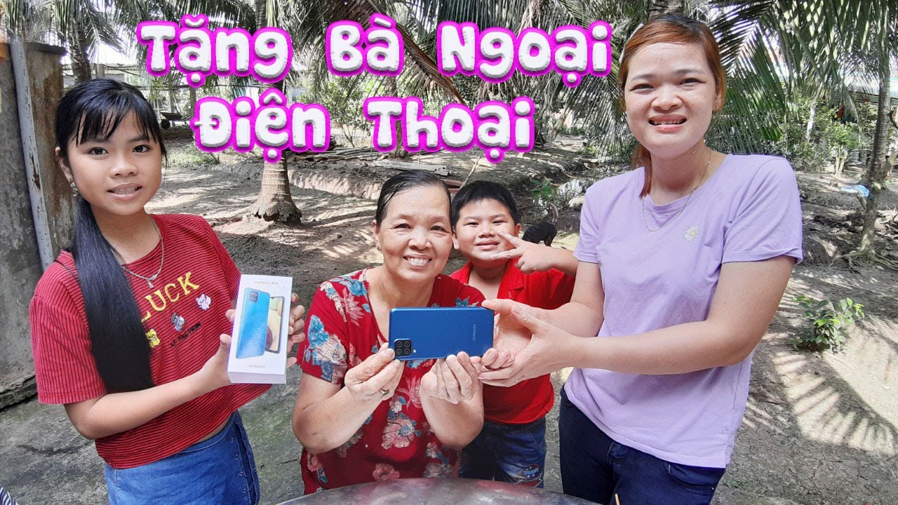 Trang & Vinh Tặng Bà Ngoại Món Quà Bất Ngờ 🎁