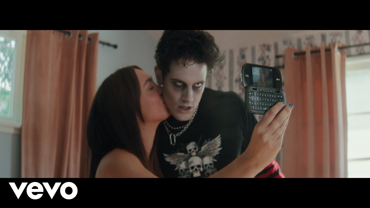 LØLØ - American Zombie