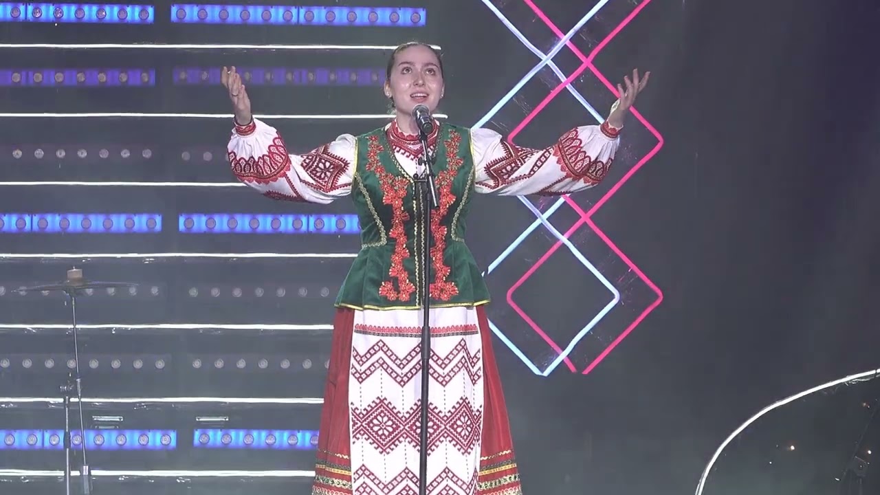 София Дубинина выступает на фестивале 'Оптинская весна' в Козельске 2023 🎶