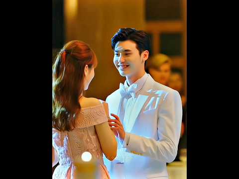 These Two Are Dancing So Lovingly 😍💞 W Two Worlds ✨ #shorts #kdrama #leejongsuk #hanhyojoo