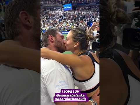 ¡Amor ❤️! Aryna Sabalenka 🇧🇾 junto a Georgios celebran el US OPEN
