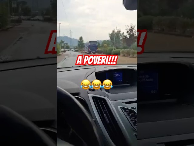 Pullman della Sampdoria Women avvistato fuori dall’outlet: il tifoso del Genoa non resiste! 😂