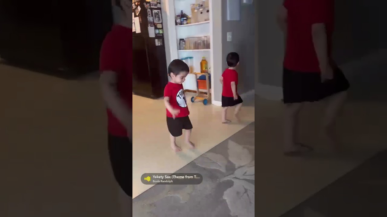 Life with Twins: Funny Moments & Challenges ❤️