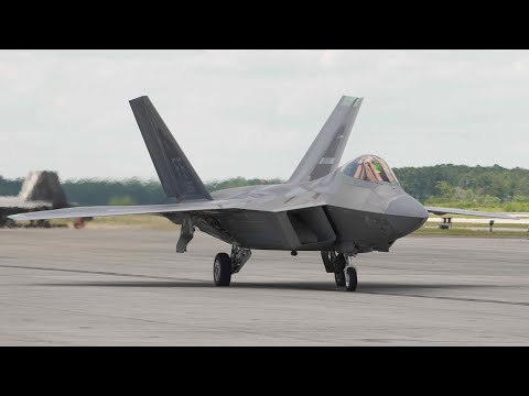 F-22 Raptor Demo + Flares! - MCAS Cherry Point Air Show 2024