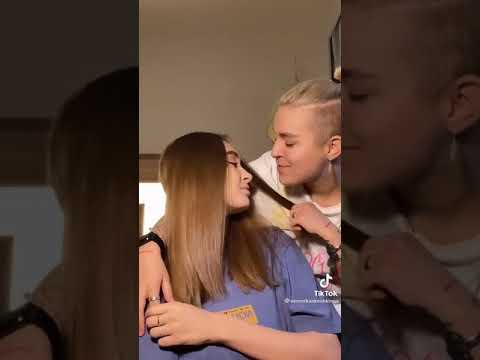 та была улыбка похожа на рай....Ps группа PIZZA