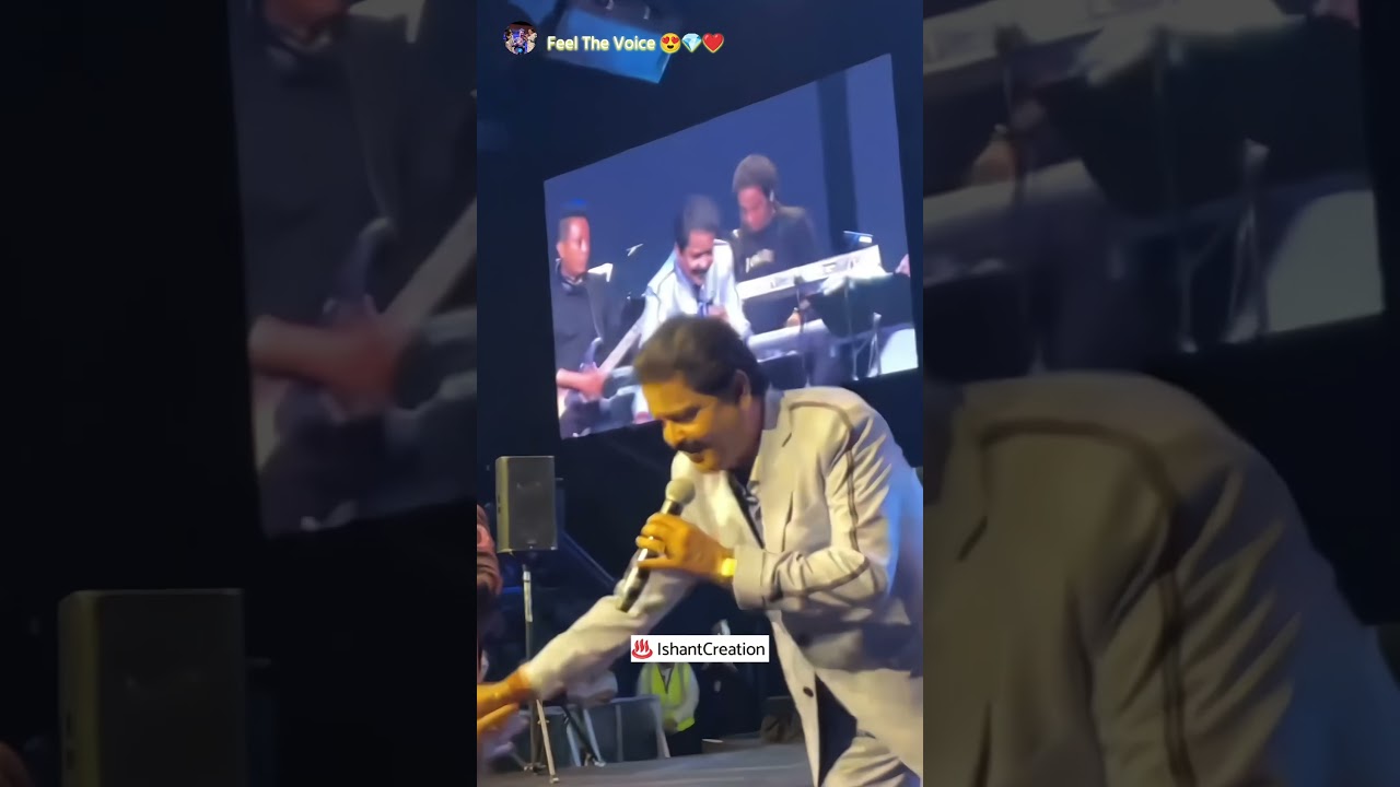 Udit Narayan and Alka Yagnik Take Over the Stage 🫵❤️💎 #shorts #uditnarayan #alkayagnik #hindisong