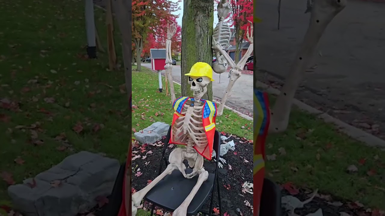 Blue Jays and Halloween Collide: Spooky Decorations & Player Lookalikes 🎃