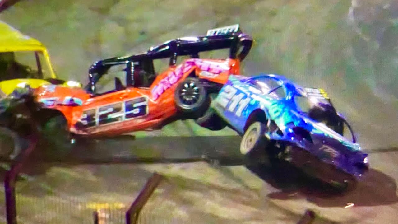Unbelievable Banger Racing Action at Spedeworth World Final 2025 🚗