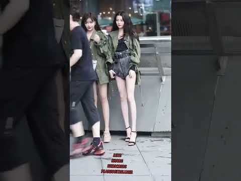 Proposing Chinese Girl By Cute Boy On Street #tiktokchina #fashiondouyin #plan100trillion