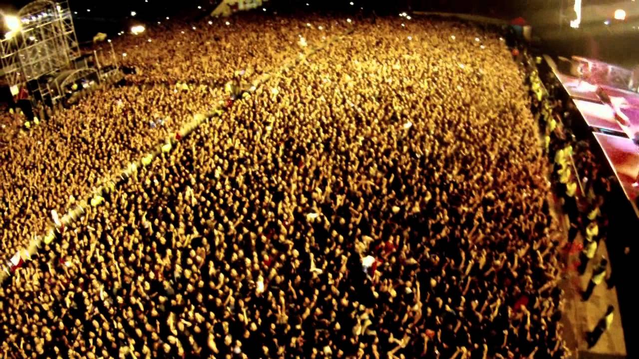 Iron Maiden Live - The Trooper at Santiago's Estadio Nacional ๐ธ