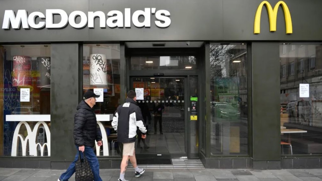 Are We Already Living in a Dystopian World? Discover the Truth 🌍