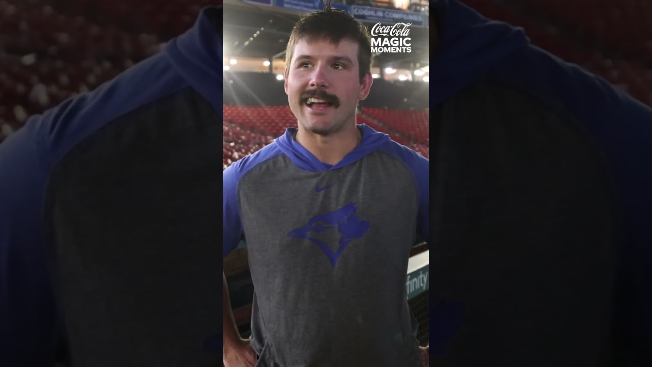 Davis Schneider's Epic MLB Debut: First Home Run! 🚀