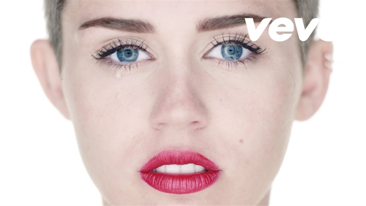 Miley Cyrus - Wrecking Ball (Director's Cut) 🎤