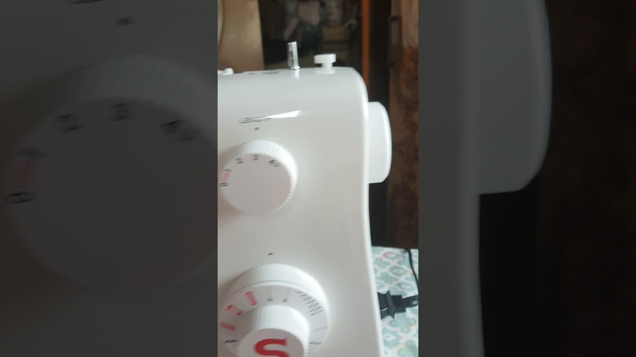 Singer Sewing Machine: Handwheel Stuck 🧵