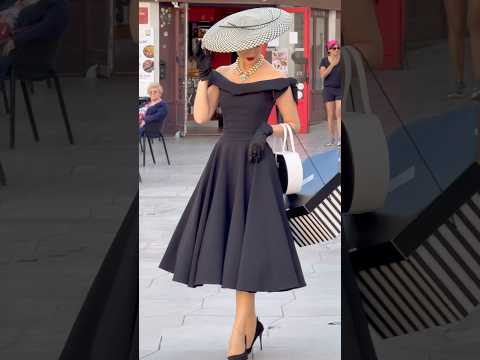Dress from @theprettydress 🖤Hat from Cyriane Paris #fashion #retro #style #oldstyle #beauty