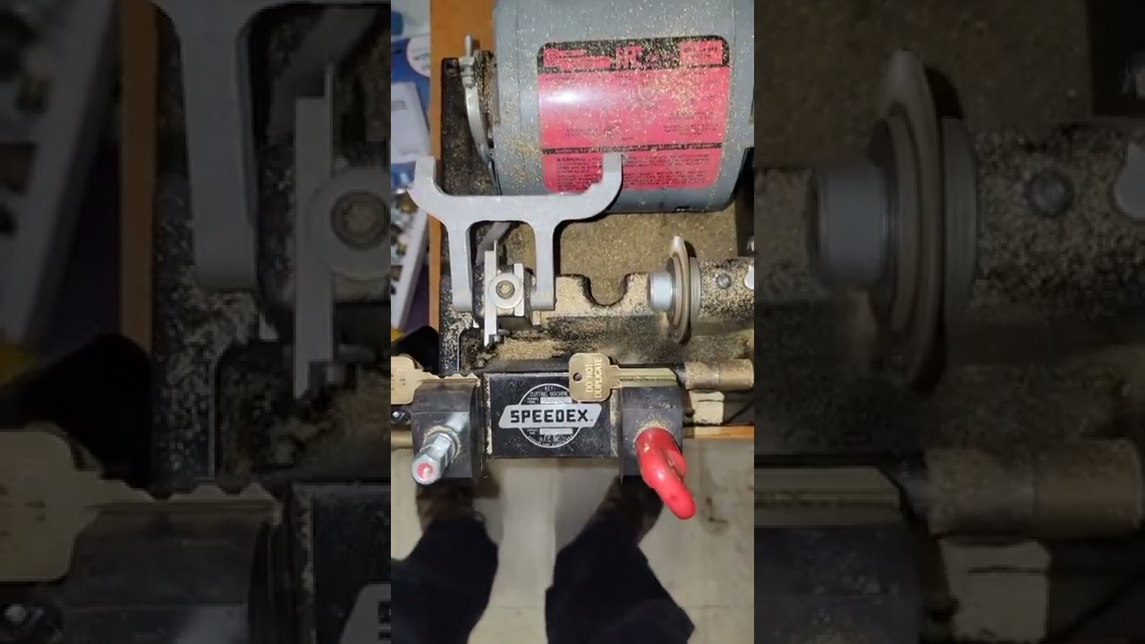 How to copy a key with a speedex machine #shorts