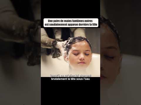 Une paire de mains fantĂŽmes noires est soudainement apparue derriĂšre la fille#film #movie #france