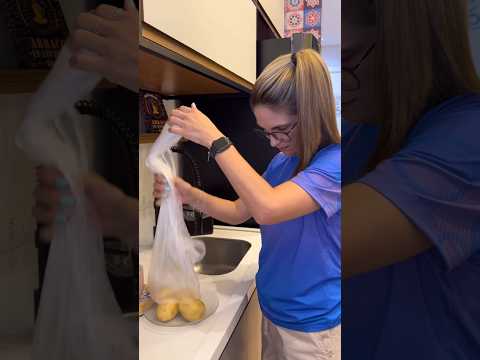 COMO DIVIDIR 4 BATATAS PARA 7 PESSOAS? #maths #shorts