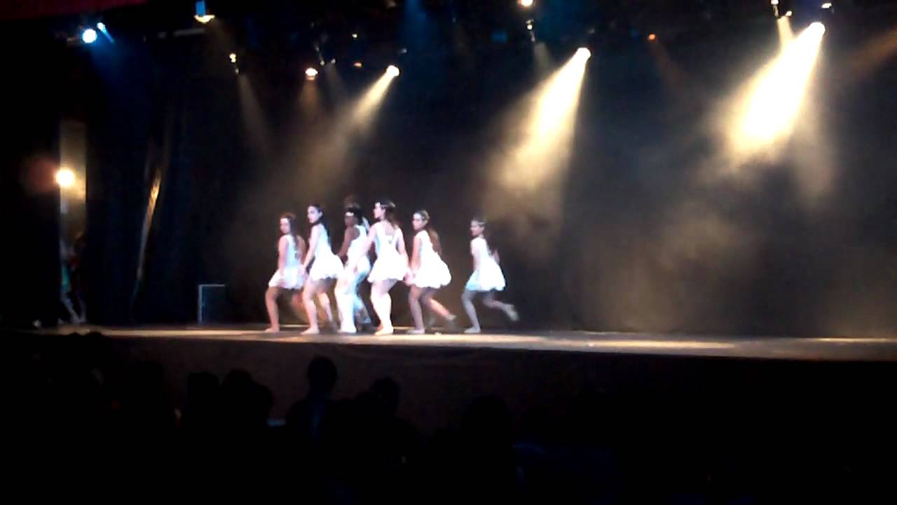 Cia Ballet Cláudia Nunes Performs 'Fame' at Espaço Corpore Dançaraxá 2011 🎶