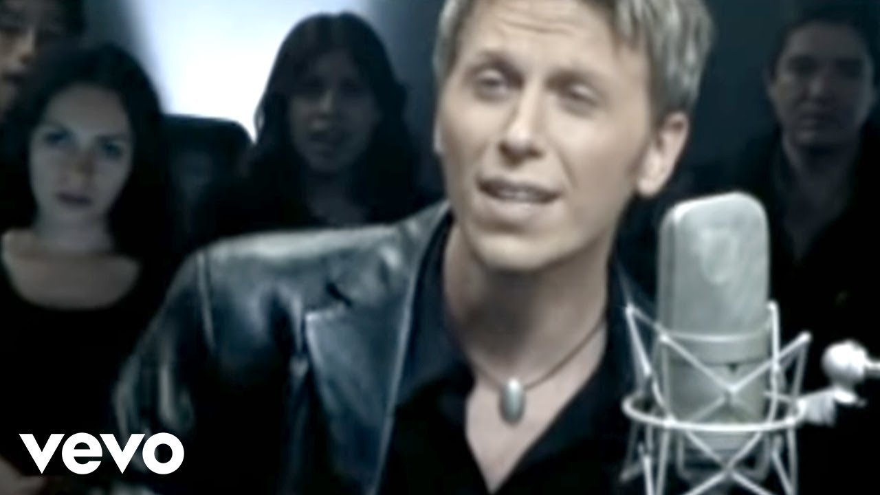 Sin Bandera - Entra en Mi Vida (Official Video) 🎶