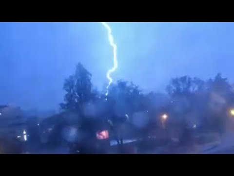 Viu os relâmpagos? Ouviu a trovoada? País acorda com mau tempo e chuva forte