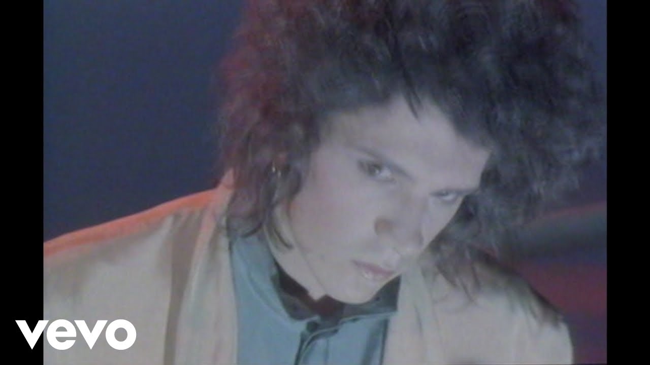 Indochine - Tes Yeux Noirs (Official Video) đ¶