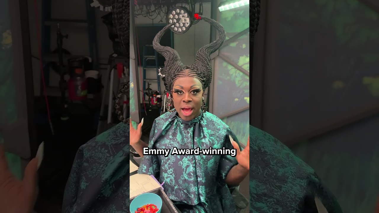 Top Iconic Looks from Dungeons & Drag Queens Season 2 ✨