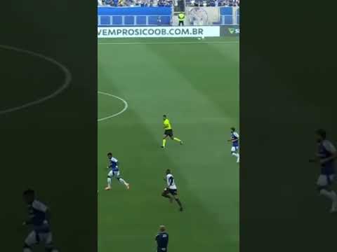 Keny arroyo  vs Vitória 01/11/25