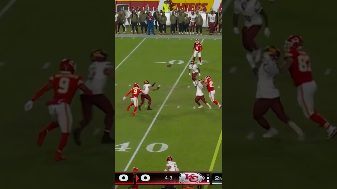 Bobby Wagner Makes Spectacular Tip Drill Interception! 🏈