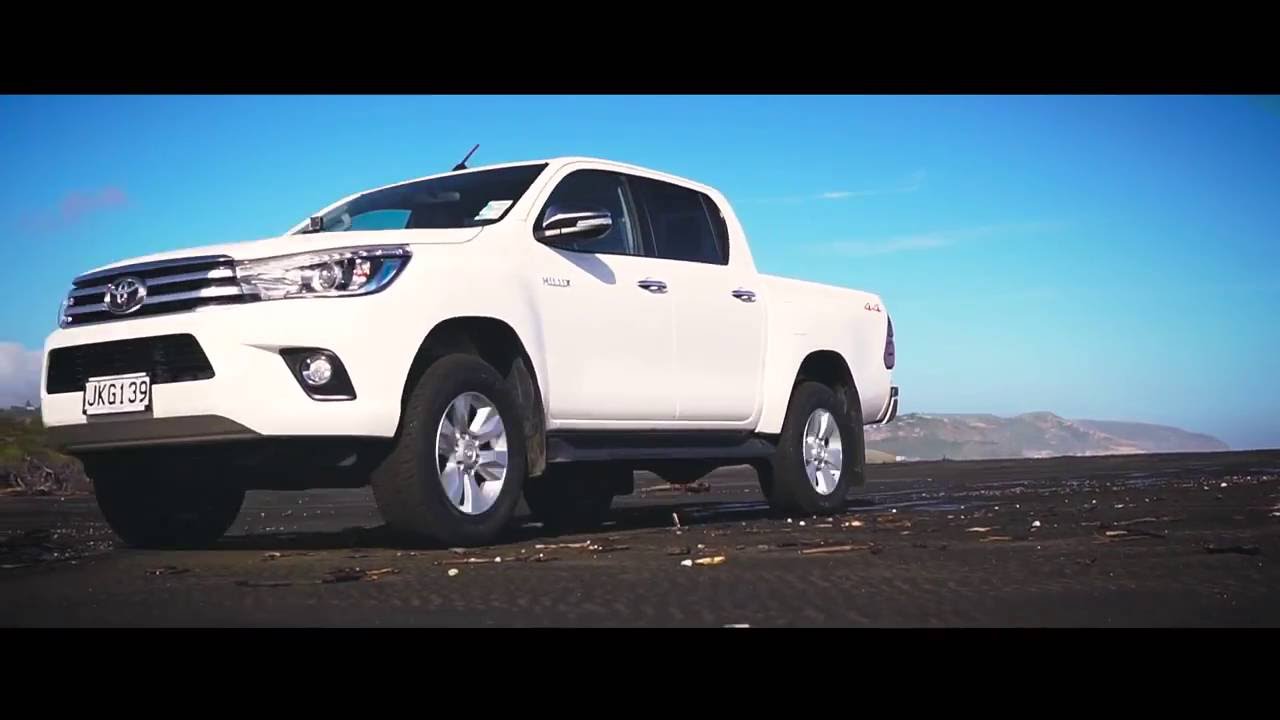 Toyota Hilux SR5 2016 Review 🚗