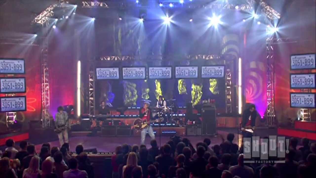 Fountains of Wayne Live in Chicago: Watch 'Sick Day' Performance ๐ธ