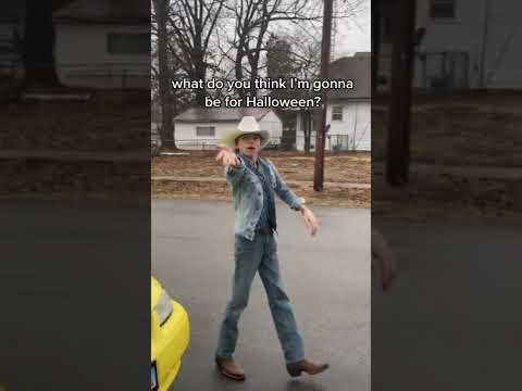 tag me with your costumes from Halloween π»