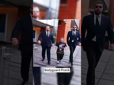 Bodyguard prank🤣🤣#funny #funnyvideo #funnyprank #foryou #fypシ #prank