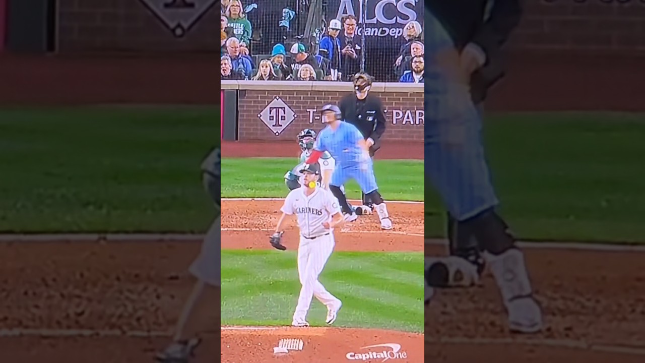 Kirk Hits Home Run in Jays vs Mariners ALCS Game 3 ⚾