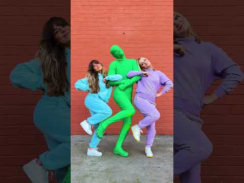 Green man begged us to do this trend 😉@kausha_campbell #trend #greenman #happykelli