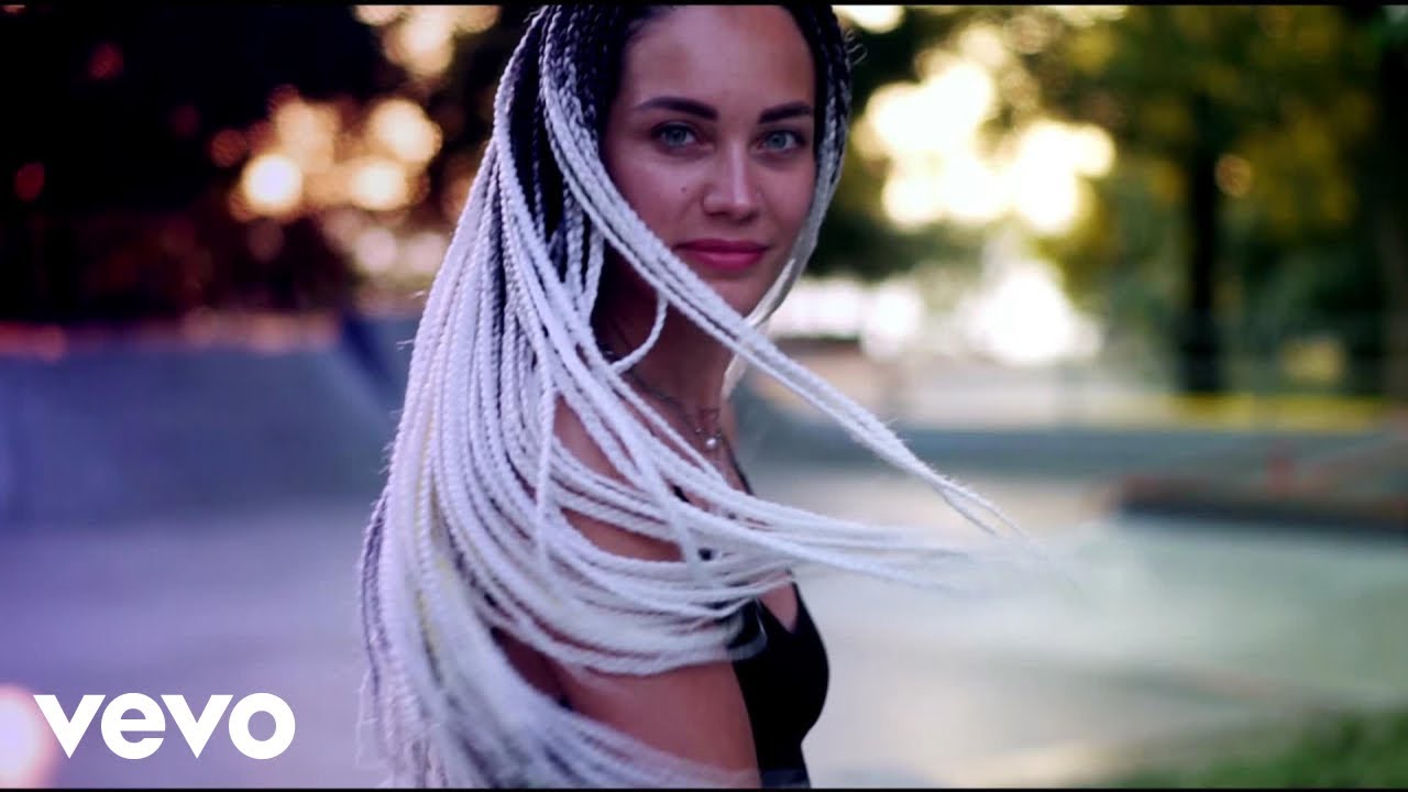 Melvin Pierce - Far, Far Away 🌌