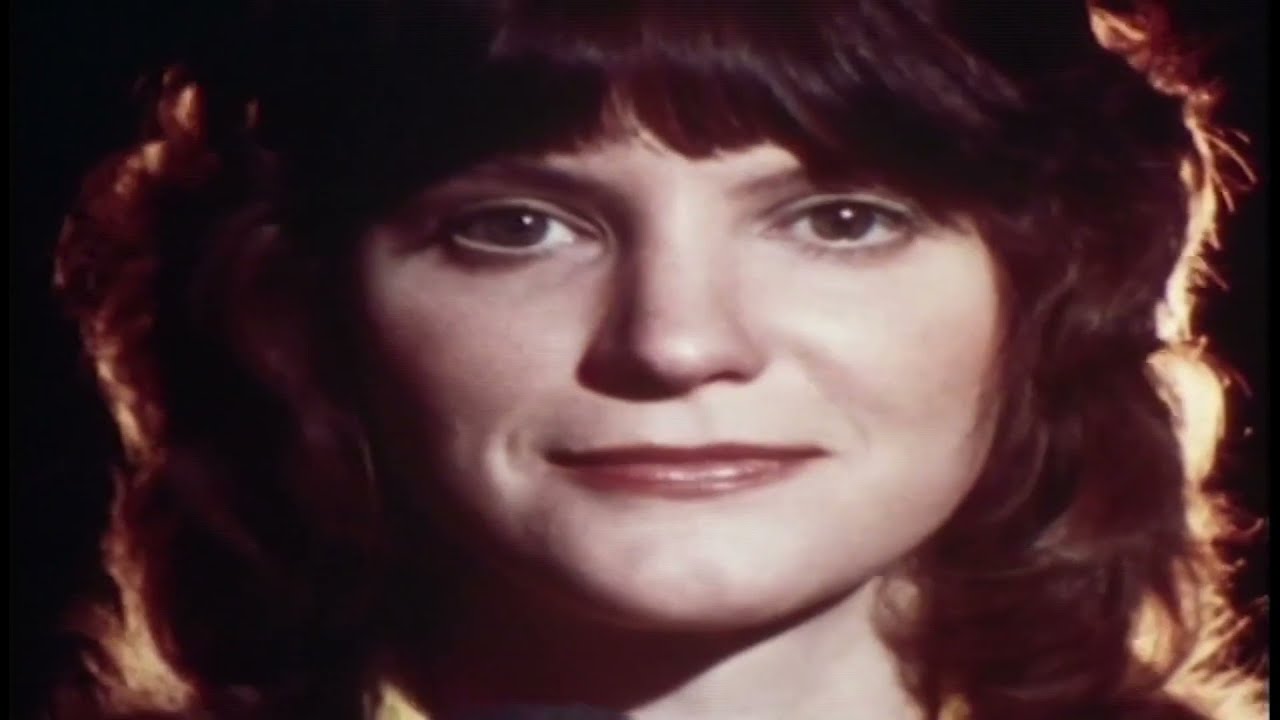 Torn Between Two Lovers - Mary MacGregor (1976) HD