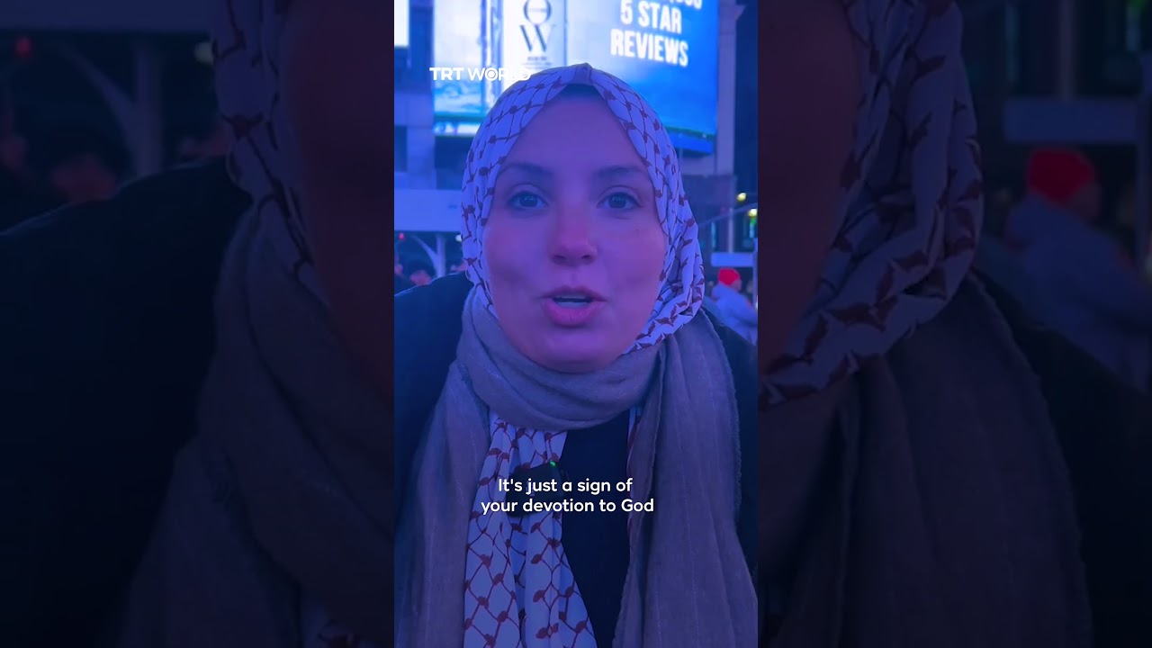 Muslims Gather in Times Square to Celebrate Ramadan with Tarawih Prayers