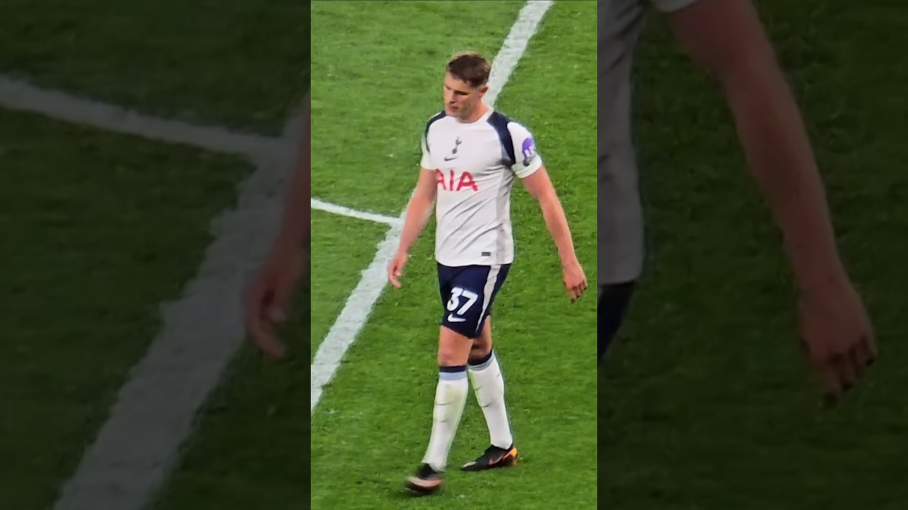 Micky Van de Ven Reacts to Tottenham 1-1 Leeds ⚽