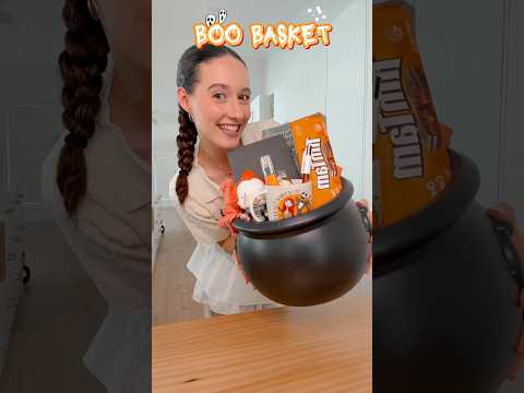 Making a BOO BASKET for my boyfriend! đ€đ #halloween #shorts