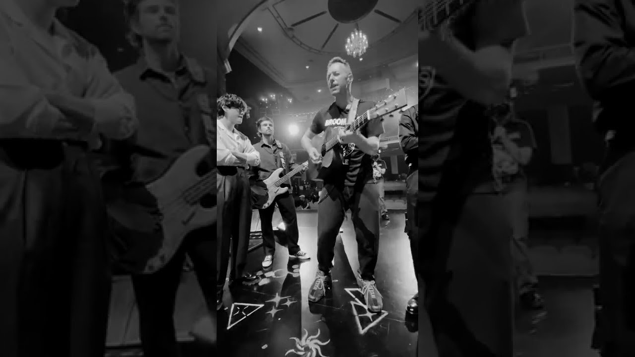 Coldplay & BTS Perform 'My Universe' Live at Apollo 🎤