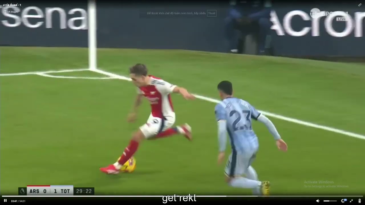 Trossard Misses Chance in Arsenal vs Spurs ⚽