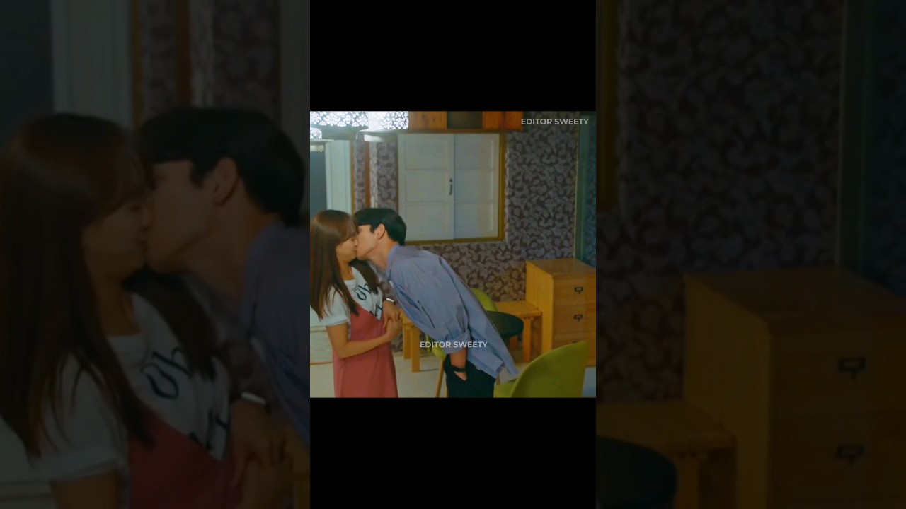 Sweet & Soft Kiss Scene 😍