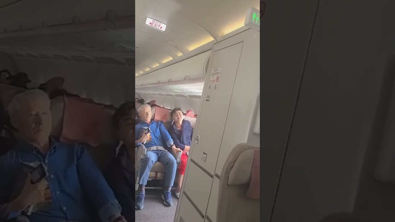 Passenger Opens Plane Door Midair βοΈ