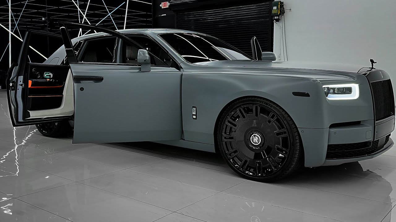 2025 Rolls Royce Phantom - Ultra-Luxury Large Sedan