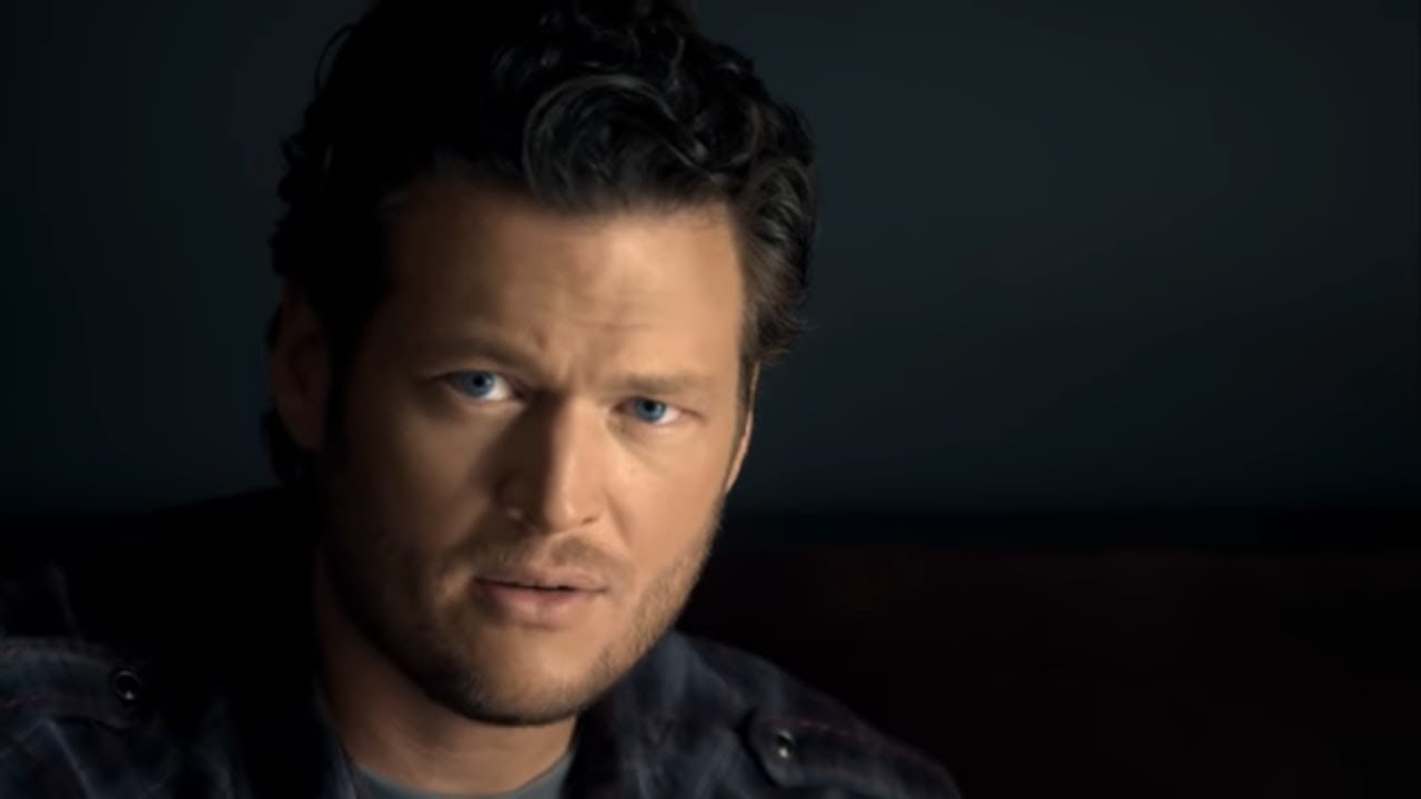 Blake Shelton - Who Are You When I'm Not Looking 🎶