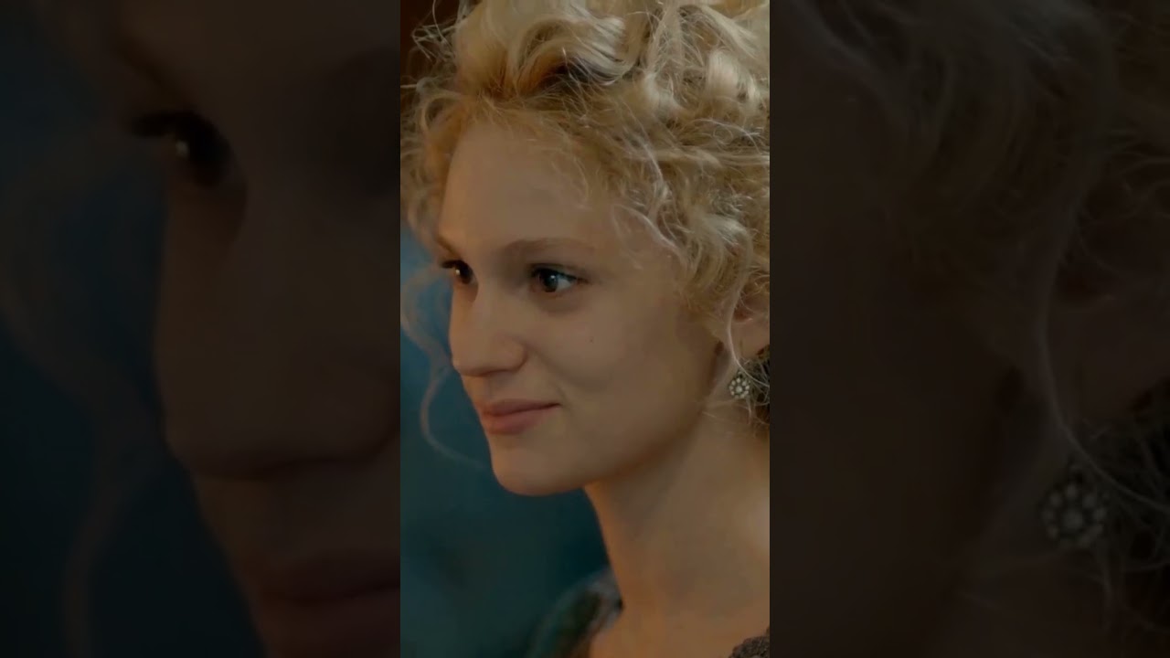 Kıvanç Tatlıtuğ : L'acteur turc incontournable et ses partenaires féminines 🎬