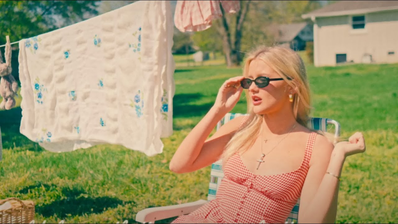 Elizabeth Nichols Releases Inspiring Lyric Video for 'Mama' 🎶