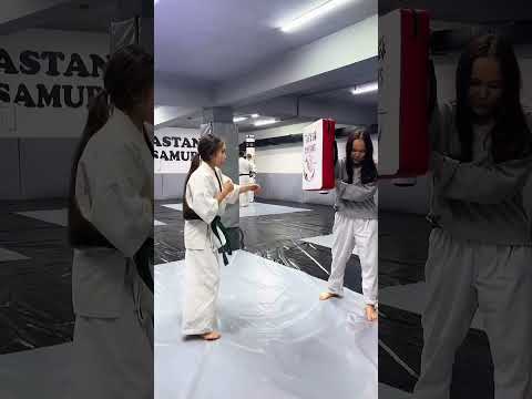 A girl with perfect kick🔥🔥🥋#martialarts #taekwondo #kick #super