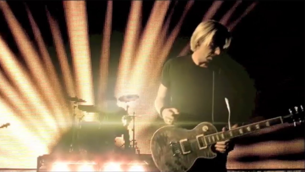 Nickelback - Never Gonna Be Alone [Official Video]